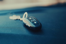 Está a pensar comprar um carro usado?  - A Bridgestone partilha recomendações essenciais para evitar problemas nos pneus