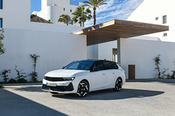Novo Opel Astra Sports Tourer GSe já disponível no mercado - Astra Sports Tourer GSe com 165 kW/225 cv e 360 Nm de binário, a partir de 52.190 € (IVA incluído)