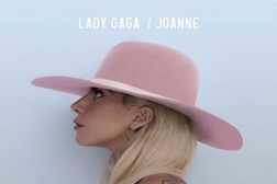 Lady Gaga vai atuar nos American Music Awards de 2016