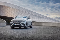Novo EQE SUV: tecnologia avançada e luxo aliados à versatilidade - Dimensão e tecnologia