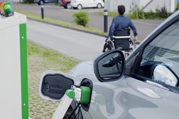Ford testa posto de carregamento robotizado - Facilitar a vida aos condutores com mobilidade reduzida