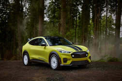 Ford Mustang Mach-E Rally: feito para a Estrada e para divertir-se em Terra - Dois motores para 880 Nm de binário e 358 kW de potência