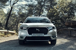 DS 7 CROSSBACK E-TENSE 4X4 alcança record de 1,4 litros de gasolina/100 km - Homologação de 31 gramas de co2 / km (ciclo WLTP)