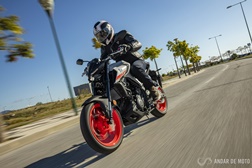 Teste Yamaha MT-03 - Uma naked equilibrada