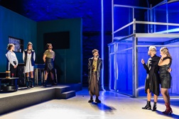 Titus: uma tragédia “remixada” para a atualidade estreia no TeCA - A espetáculo parte de Titus Andronicus, uma das tragédias mais brutais de William Shakespeare