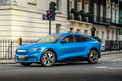 Mustang Mach-E - 119 Quilómetros de autonomia em apenas 10 Minutos - Tempo de carregamento melhorou quase 30%