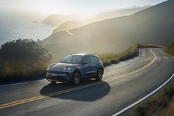 Porsche aumenta a gama do SUV elétrico com o Cayenne S - Tração integral elétrica com 400 kW (544 CV) de potência, 0 aos 100 km/h em 3,8 segundos