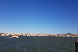 ” - Romeiro, romeiro, quem és tu?    - Ninguém.”