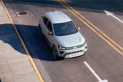 Dacia Spring: uma experiência de condução otimizada, a um preço acessível - Plataforma atualizada e dois novos motores elétricos: 70 cv e 100 cv