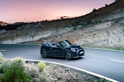 Primeiro descapotável do mundo totalmente elétrico: MINI Cooper SE Convertible - Disponível a partir de Abril de 2023 numa edição de 999 veículos