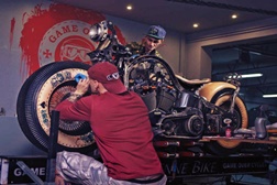 The Recidivist a Moto Tatuada
