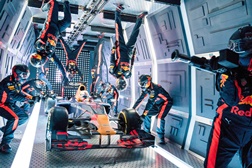 Pit Stop com gravidade 0 - Só mesmo a equipa da Aston Martin Red Bull Racing 