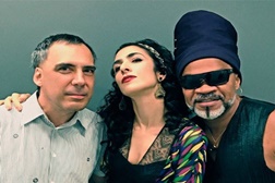 Tribalistas anunciam novo álbum com apresentação surpresa online
