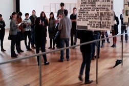 Exposições colectivas: Uma reflexão crítica em Serralves