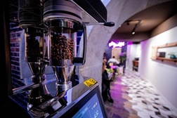 Nestlé Professional lança solução que permite ao cliente torrar o seu café em loja - Roastelier by Nescafé