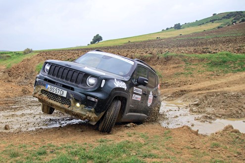 Gama 4xe da Jeep® brilha na Expedição a Alcácer Quibir organizada pelo Clube Escape Livre - Avenger 4xe mostrou todas as capacidades da tração integral eletrificada da Jeep®