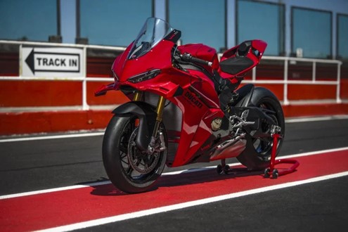 Ducati reforça Panigale V4 para 2027 com mais potência e eletrónica inspirada no MotoGP
