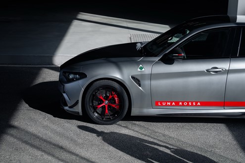 Giulia Quadrifoglio Luna Rossa conquista o Circuito de Testes de Balocco