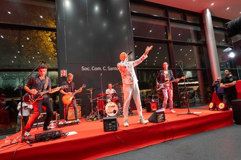 Soc. Com. C. Santos associa-se à celebração dos 45 anos da banda Taxi nos Coliseus  