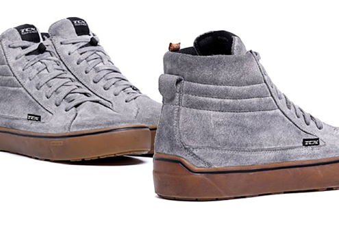 Estão disponíveis as botas Street 3 Faded WP da TCX para utilização durante todo o ano