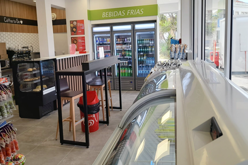 Cepsa inaugura loja Depaso em Portimão - Posto de abastecimento de Portimão abre nova loja de conveniência Depaso