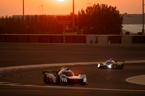 Team Peugeot Totalenergies celebra o final de época com um pódio nas 8 horas do Bahrain - Recuperação espetacular que permitiu conquistar o terceiro lugar 