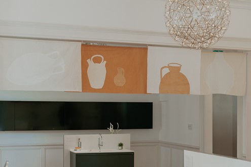 Últimas semanas para visitar a mostra de Teresa Nunes no Roca Lisboa Gallery - A exposição “Beauty in Everyday Rituals” está patente até dia 30 de agosto e pode ser visitada de forma gratuita