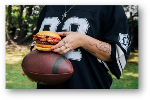Há um novo protagonista da comfort food americana e já chegou ao TGB - Inspirada no icónico mac & cheese, a nova edição limitada Mac&Cheese Burger 