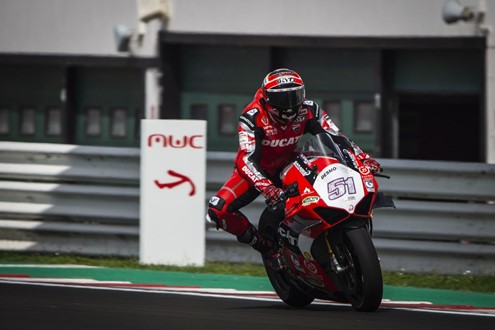 SBK – A Panigale V4 vai tornar-se mais parecida com a Desmosedici