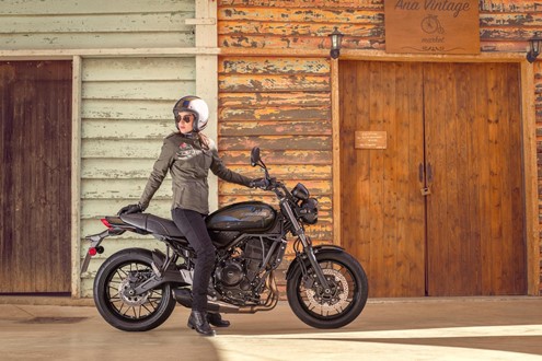 Kawasaki Z650RS preparada para 2027