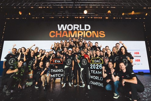Jaguar TCS Racing vence o campeonato do mundo de equipas ABB Fia de Fórmula e 2025/26