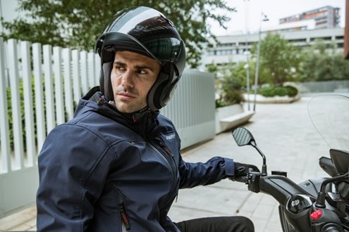 Marca britânica RST aposta em gama urbana que une proteção de motociclismo e estética de rua