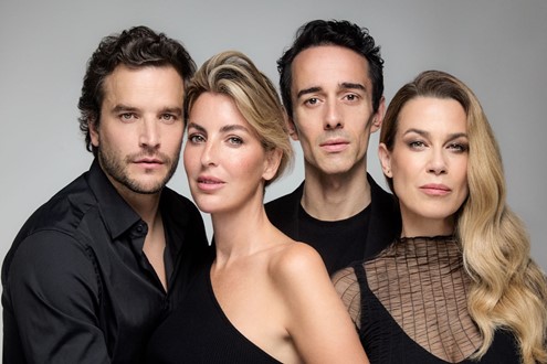 A comédia “DOIS + DOIS” está de regresso ao palco do Teatro Villaret - Em cena até 25 de Outubro