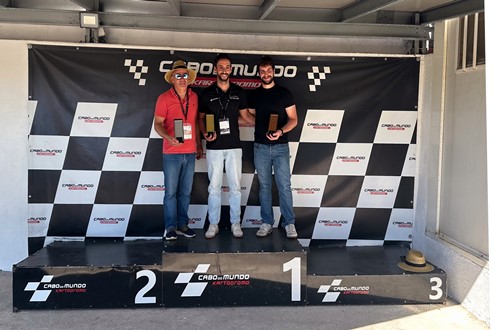 “Mecânicos são espinha dorsal do pós-venda” - Soc. Com. C. Santos e Petronas homenageiam mecânicos em corrida de karting
