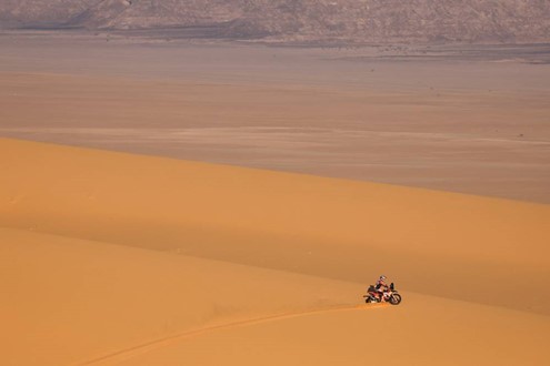 Rali Dakar 2026: etapa 8, Benavides assume liderança e Ventura fecha etapa em 10.º 