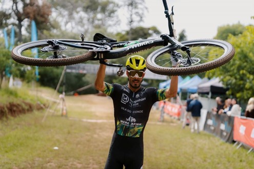 Gonçalo Amado e Ana Santos vencem no Jamor e relançam as contas da Taça de Portugal de XCO