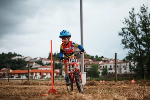 Porto de Mós recebeu encontro inter-regional de escolas BTT
