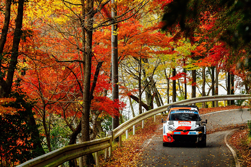 Carro de corrida de rally em arte generativa de estrada de terra