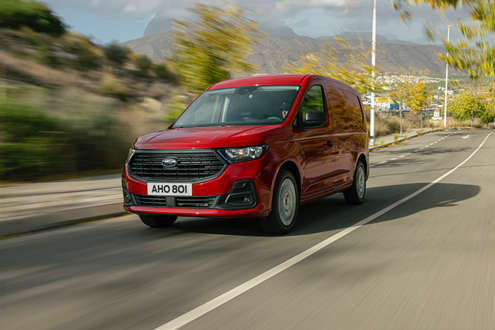 Nova Transit Connect com motorização PHEV - Avançado grupo motopropulsor híbrido plug-in (PHEV) proporciona uma autonomia elétrica de 110 km