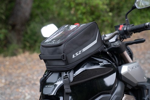 LS2 lança gama de bolsas "Freedom" e reforça aposta em soluções de mobilidade para motociclistas