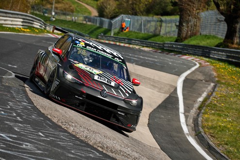 Volkswagen vai apresentar ao público o modelo comemorativo do 50.º aniversário do Golf GTI  - Antevisão das 24 horas de Nürburgring - Festival GOLF GTI