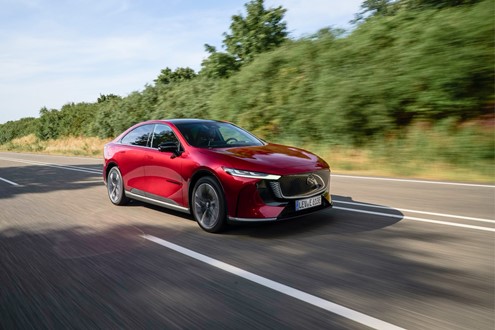 Lançamento do novo Mazda6 - Nova berlina elétrica de silhueta coupé com condução Jinba Ittai chega a Portugal