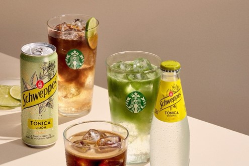 Café, água tónica e gelo: A Starbucks reinventa a forma de beber café neste verão
