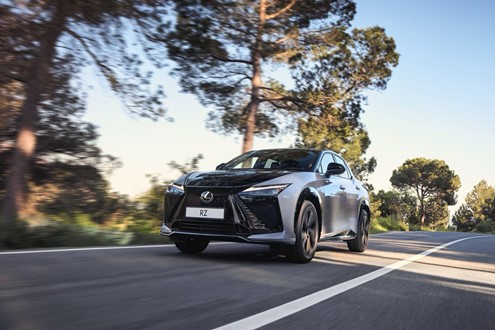 Lexus aumenta o envolvimento e o entusiasmo com a condução manual interativa - Uma estreia no novo SUV 100% elétrico o Lexus RZ