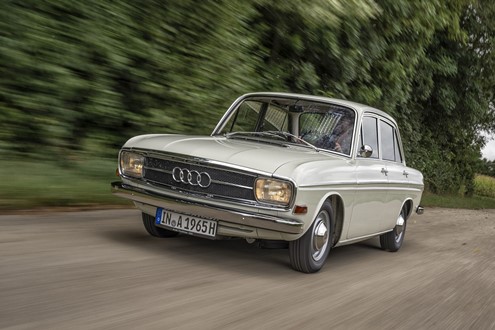 60 anos desde o primeiro Audi do pós-guerra: F103 ou Audi 72 - Audi de 72 cv com motor de quatro tempos