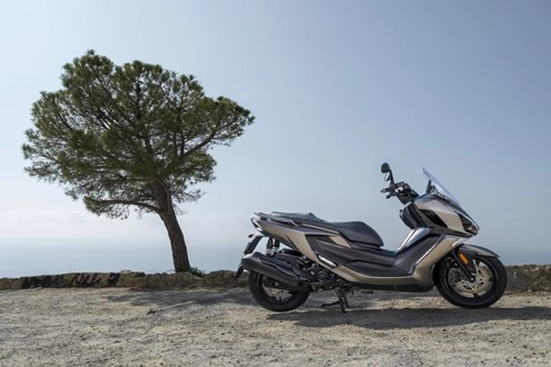 Kymco lança a sua nova Downtown GT 350