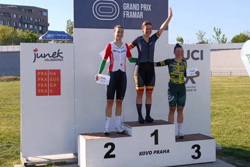Daniela Campos é a segunda classificada em Omnium no GP Junek Velodromes na República Checa