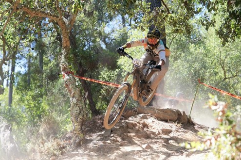 Enduro e ciclismo de formação marcam o fim de semana