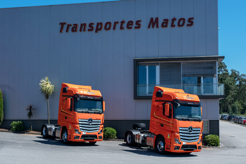Soc. Com. C. Santos fornece dois Mercedes-Benz Actros à Transportes Matos & Filhos - Actros 1851 LS com 13 litros de cilindrada e 510 cv de potência