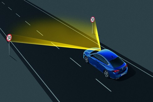 Novo Opel Insignia vai ter faróis Intellilux LED pixel - Modelo vai ser apresentado em Janeiro